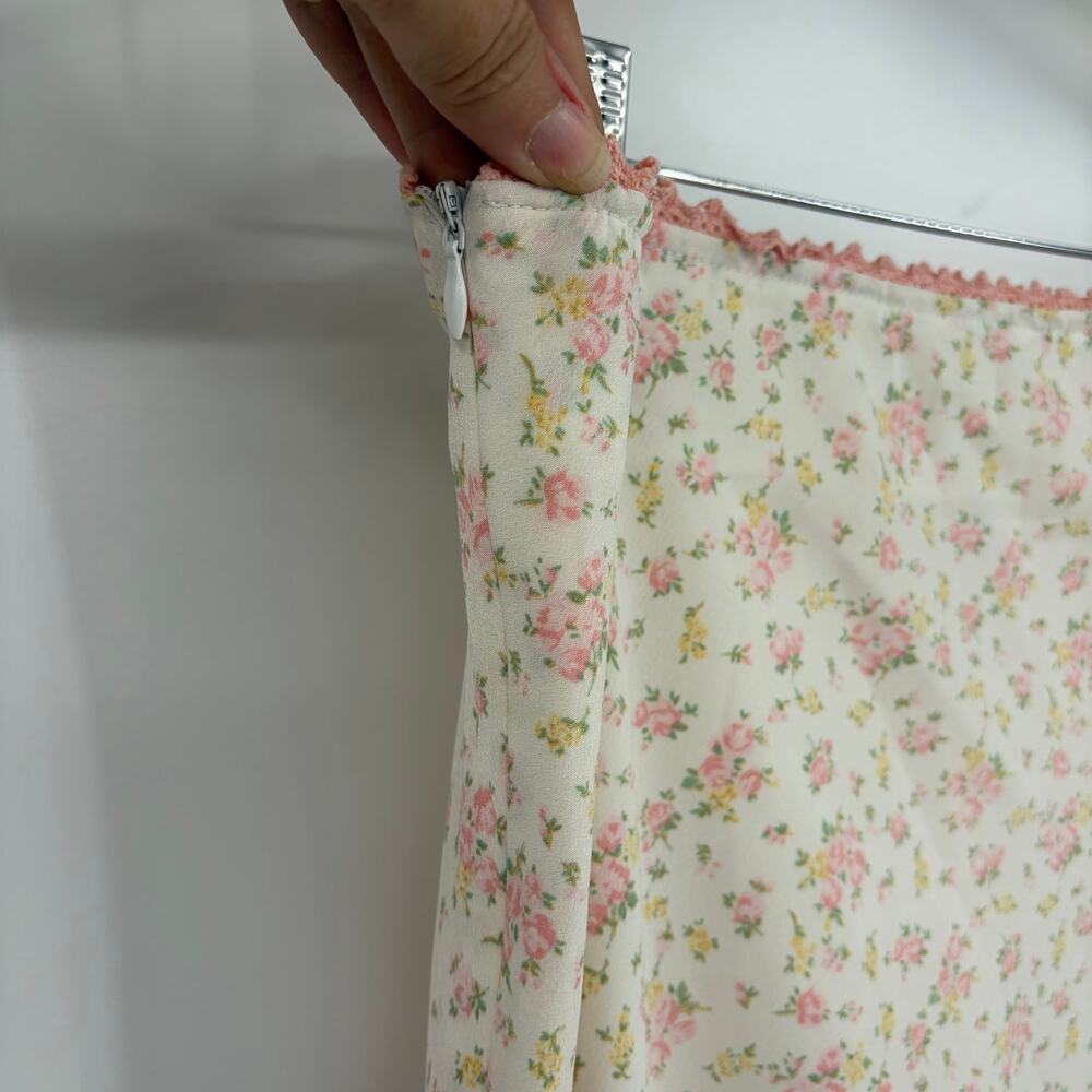 BaeVely Cottagecore Micro Floral Maxi Skirt Sz L Lace Trim Coquette Romantic - Picture 7 of 11